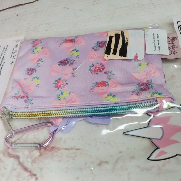 Miss Gwen's OMG Accessories Pink Floral Ribbon Love Mask And Pouch Set - Picture 5 of 12